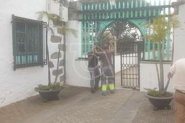 Trabajos de desmontaje de la puerta/TA.